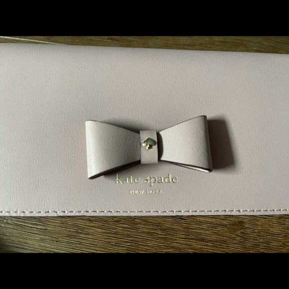 KATE SPADE-NWT Lilac Leather Wristlet